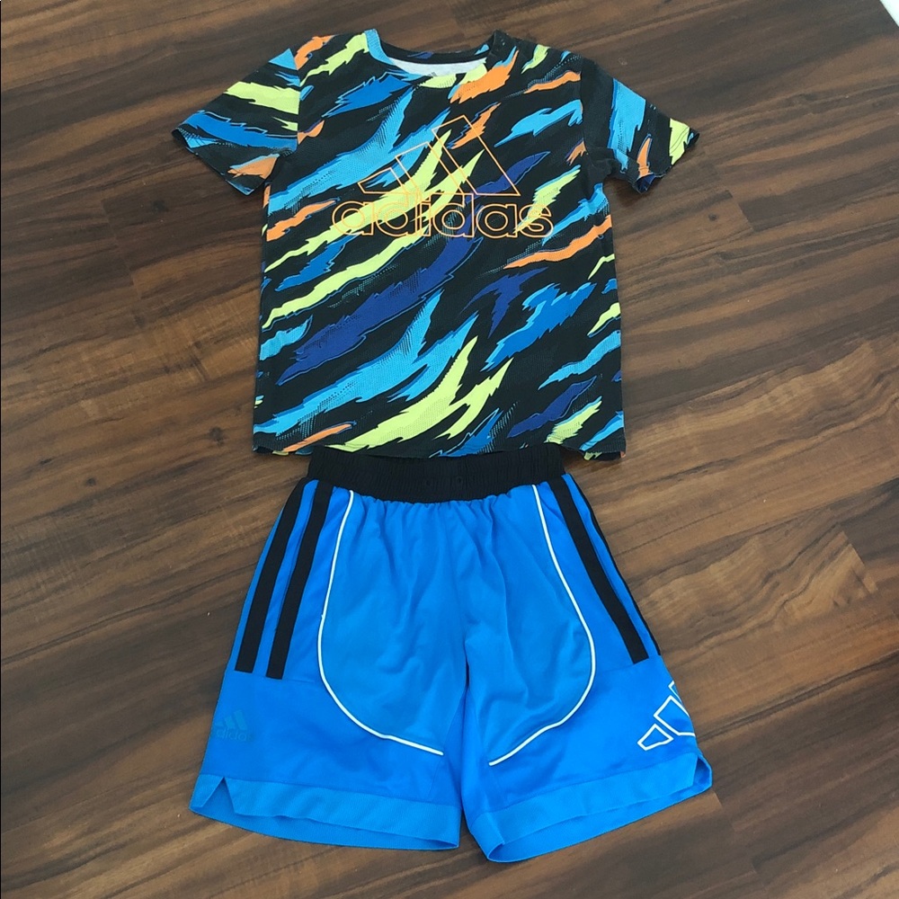 adidas Set bright royal blue shorts and T-shirt